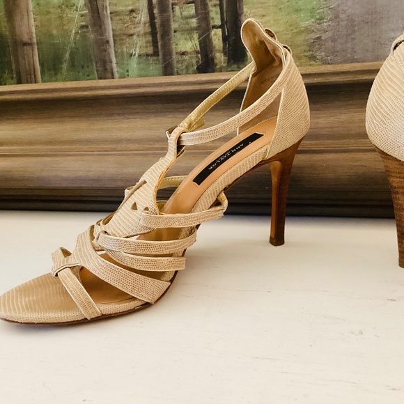 Ann Taylor Holly Gladiator Hight heels Beige Snakeskin 7.5 M Neutral Summer FLAW - Picture 3 of 16